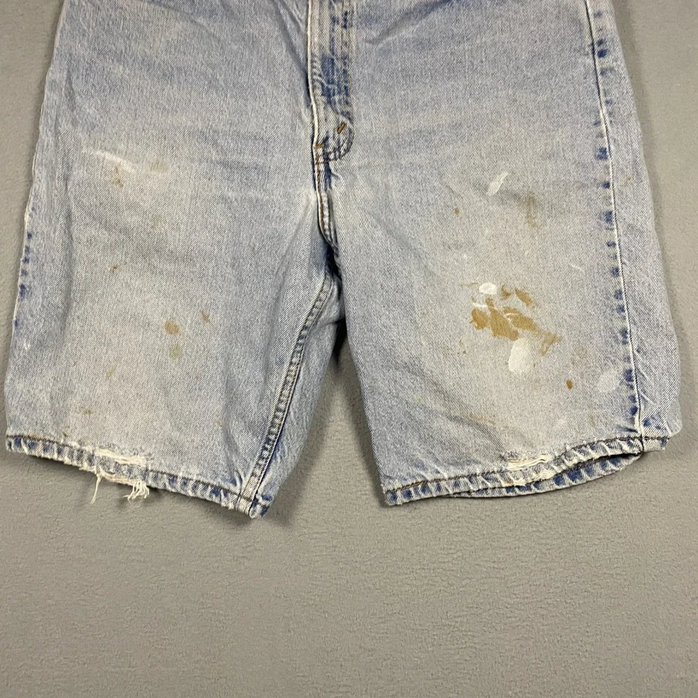 Levis noticeable paint